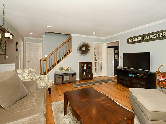 4th image of 78 Beaver Dr