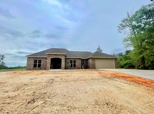 207 Spurline, Ellisville, MS 39437