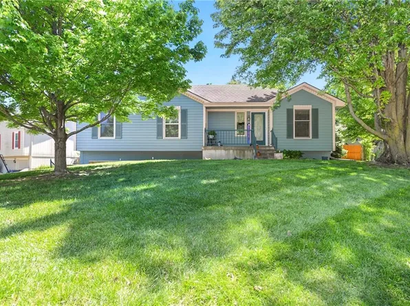 1401 NE Bronze Dr, Lees Summit, MO 64086