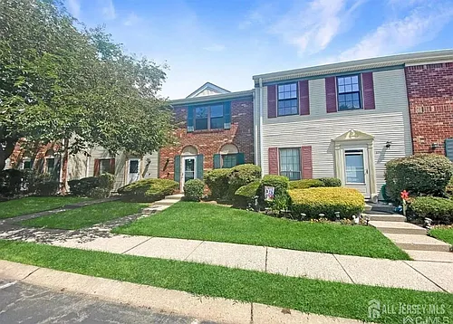 269 Bromley Pl Photo 1
