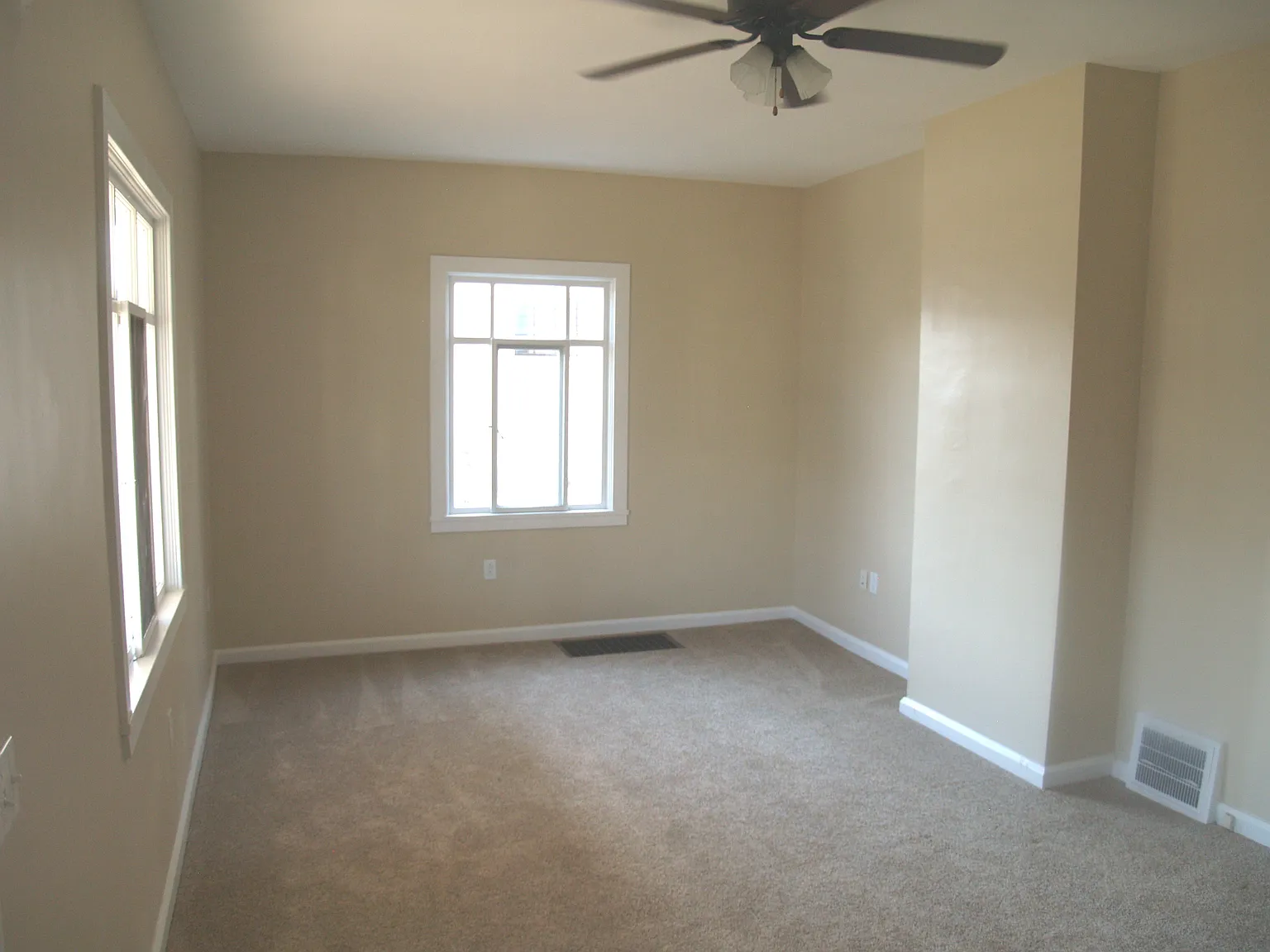 616 Todd Ave photo 1