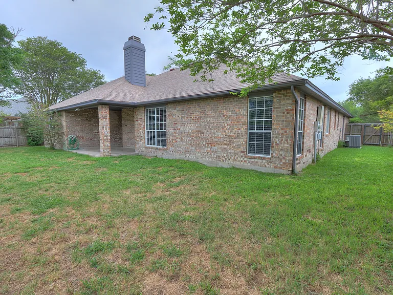 7714 Odessa Dr — Photo 37