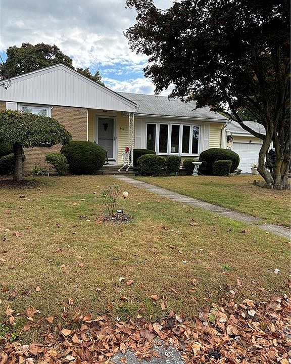 1st image of 956 Oaklawn Ave