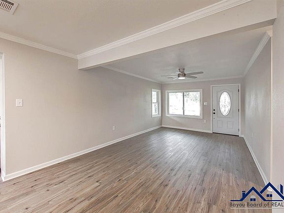 3rd image of 138 Gladys St