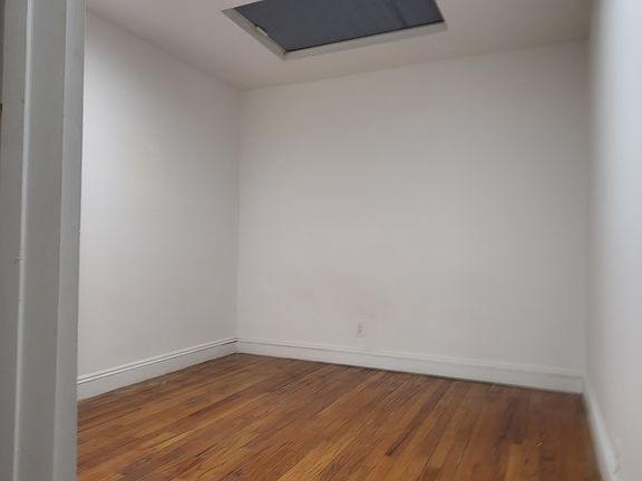 5th image of 336 E 6th St APT 5RW