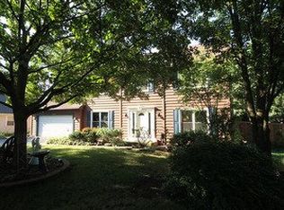 2209 Rosehill Ct, Naperville, IL 60565