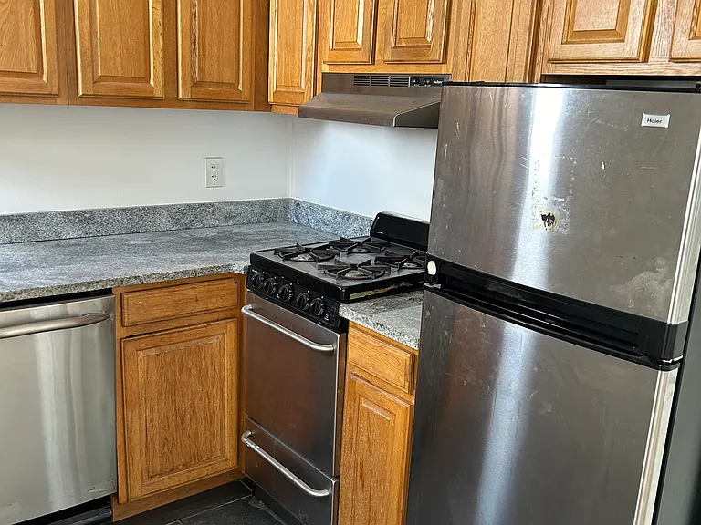 344 S 4th St #3R — Photo 7