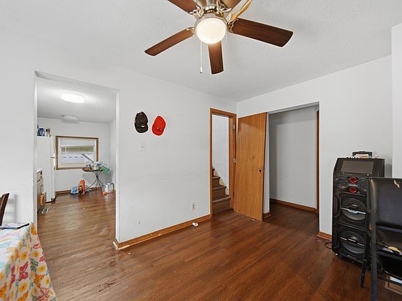 2nd image of 608 E 10th St