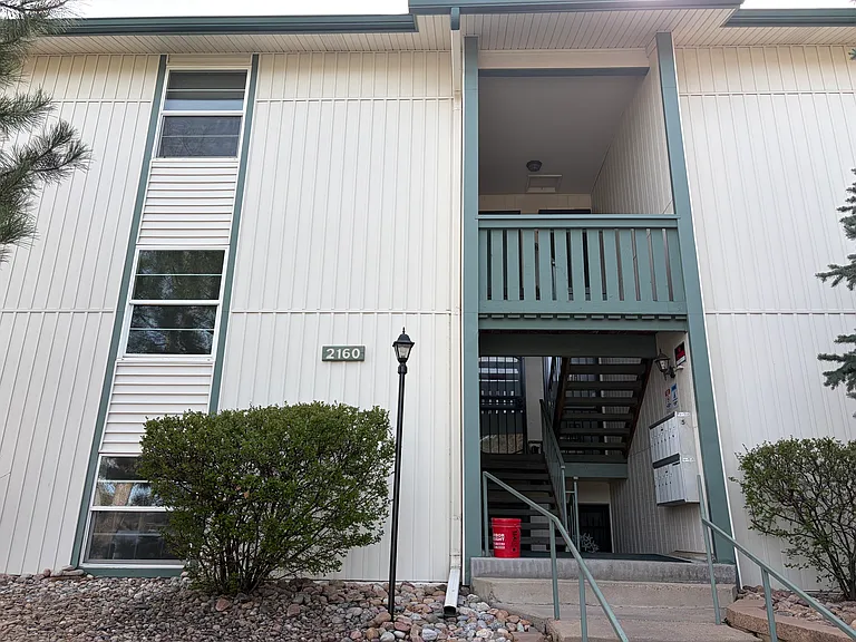 2160 S Vaughn Way #103C — Photo 11