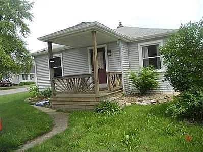 331 Maple Ln photo 1