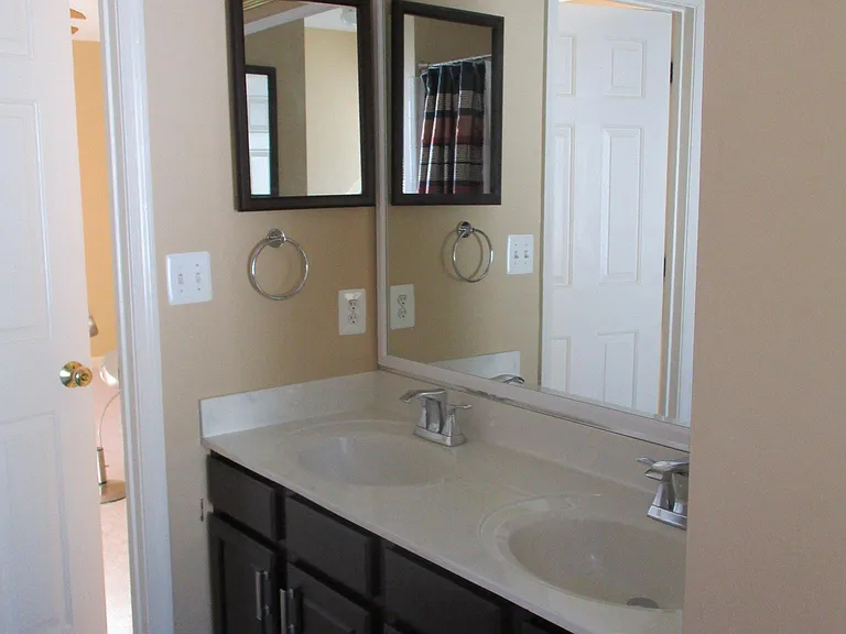 11102 Spring Meadow Blvd — Photo 2