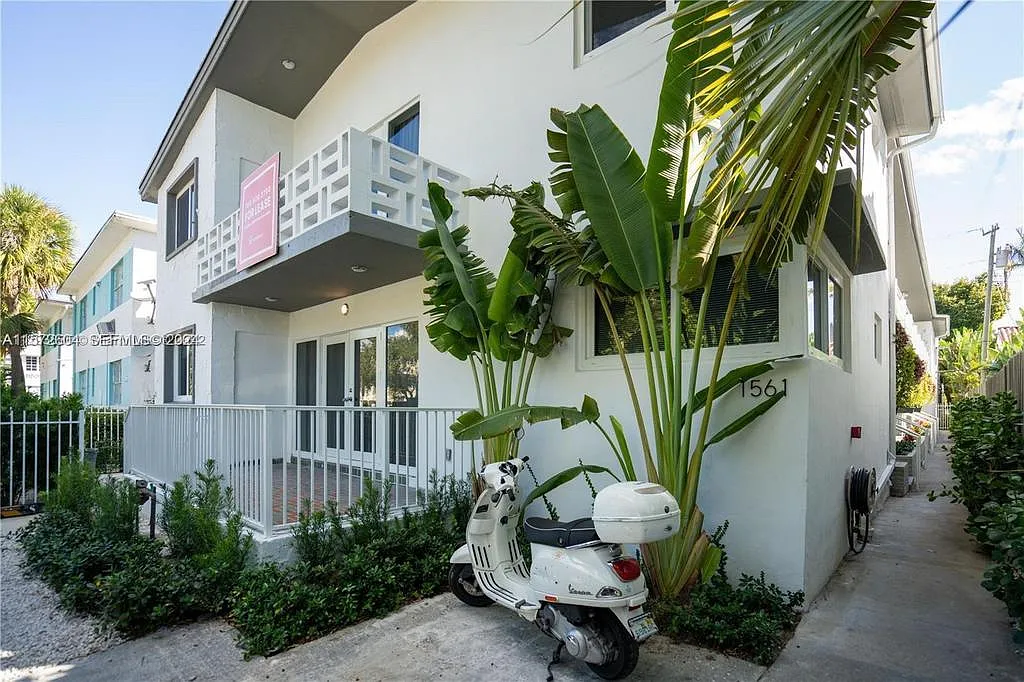 2 bed, 750 sqft, $2,600 — Photo 1