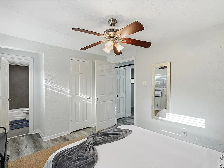 2620 Delafield St #C — Photo 11