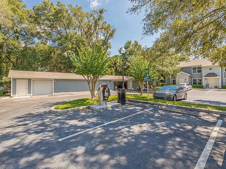 Enclave at Pine Oaks — Photo 21