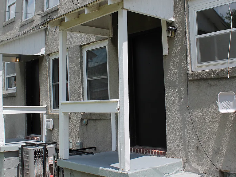 1829 S Champion Ave — Photo 40