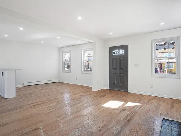 101-28 222nd St, Queens Village, NY 11429