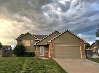614 W Fieldstone Ct, Andover, KS 67002