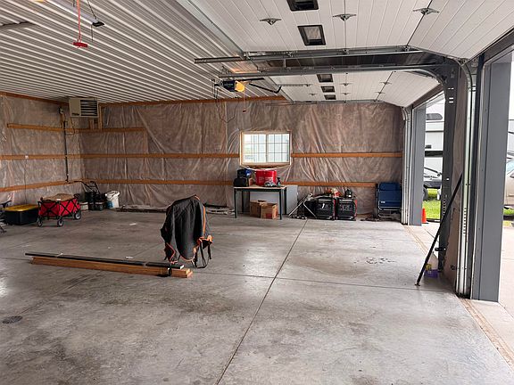 5th image of 3907 N Airport Rd