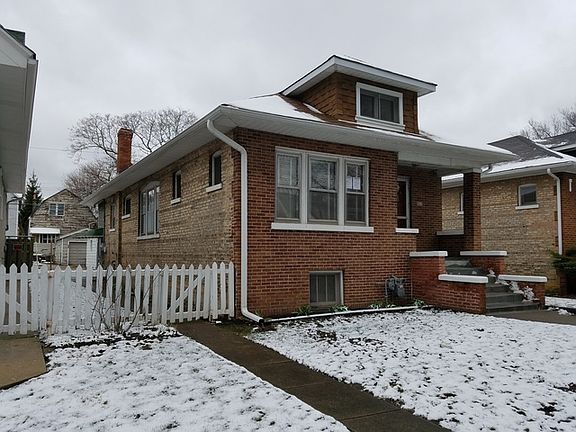 3rd image of 923 Thomas Ave
