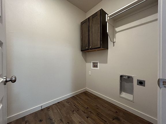 4th image of 2610 135th St