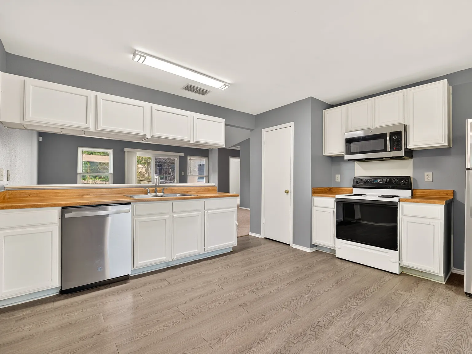 3 bed, 1168 sqft, $1,350 — Photo 4