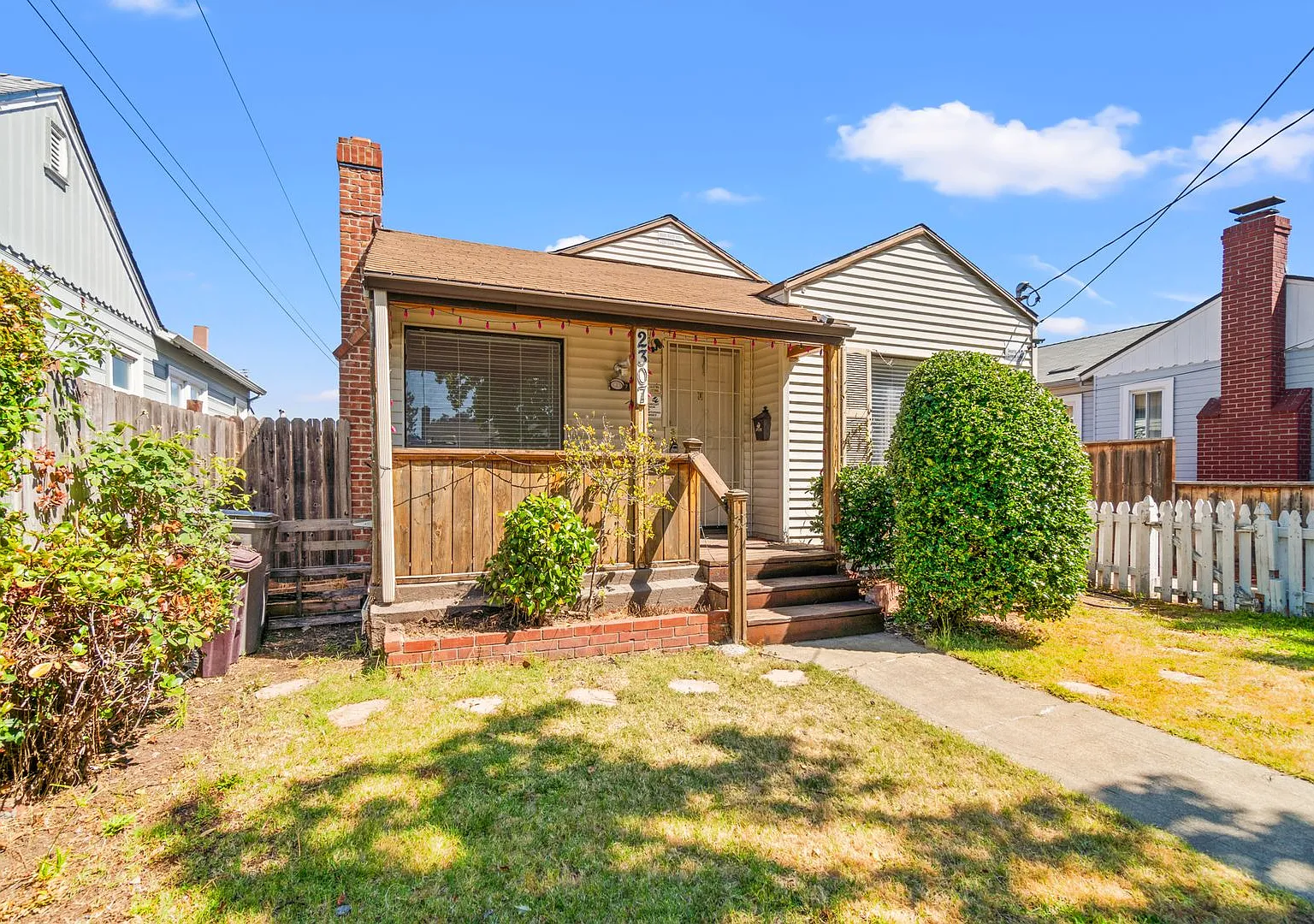 Charming Oakland Oasis with Detached Workshop & Ample Storage - Bordering San Leandro! — Photo 2