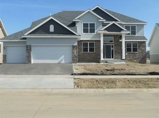 10650 Watersedge Ln, Woodbury, MN 55129