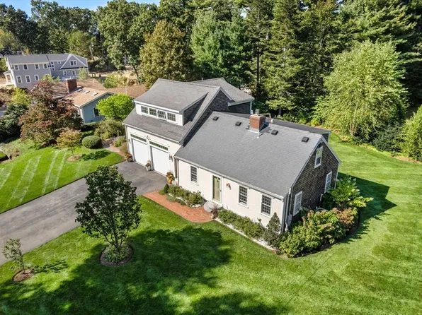12 Brewster Rd, Kingston, MA 02364