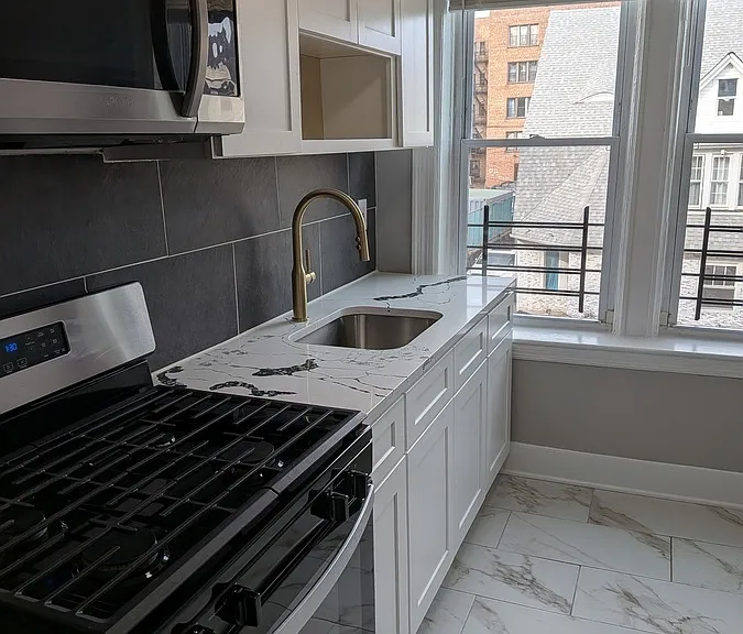 315 William St — Photo 11