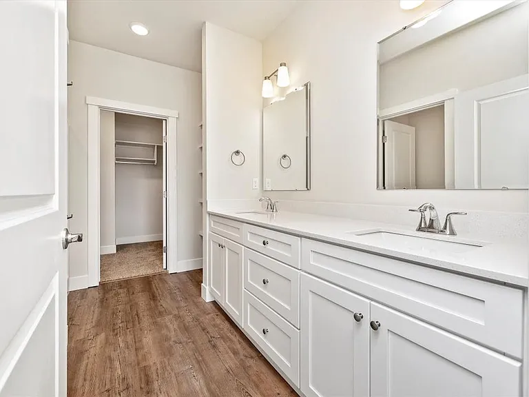 Ascent Townhomes — Photo 25