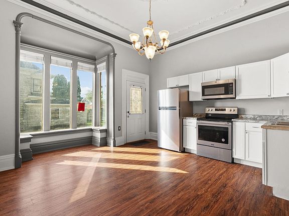 3rd image of 170 S Jackson St