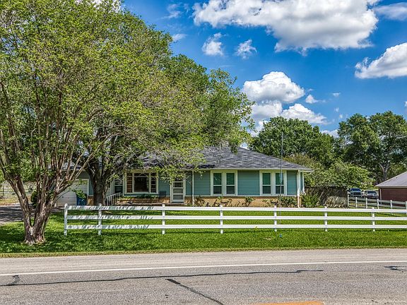 2nd image of 1524 Highway 159 W