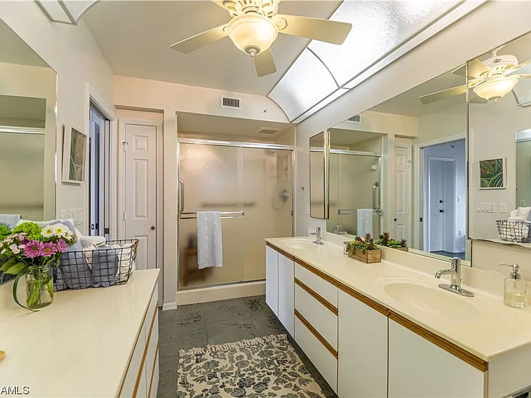1900 Virginia Ave #503 — Photo 10
