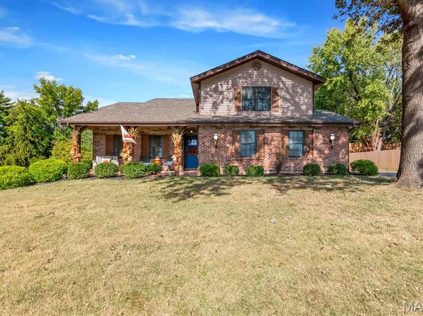 2628 Heritage Lndg, Saint Charles, MO 63303