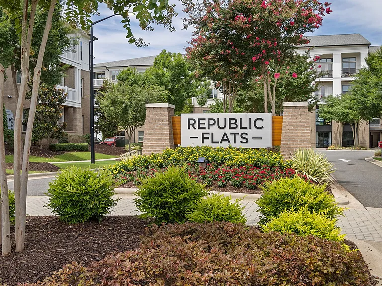 Republic Flats — Photo 44