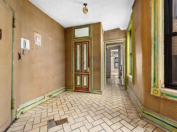 3rd image of 53 W 11th St APT 5W