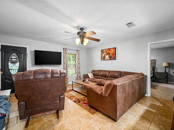 4th image of 213 George Davidson Rd