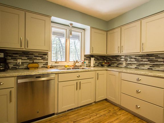 3rd image of 7245 Leyton Dr SE