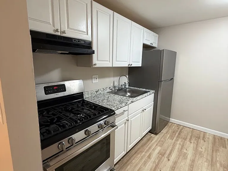 Willard Street Apartments offers the perfect location, with easy access to all major Highways 495... — Photo 4