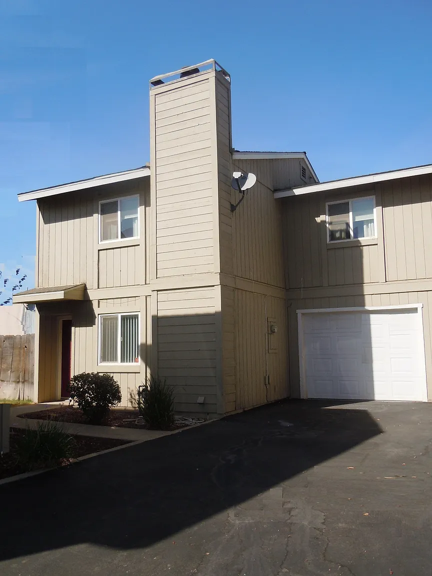 232 N Lemoore Ave APT 6 photo 1