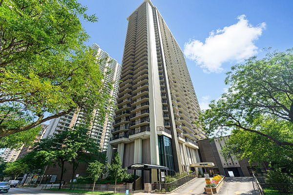 1st image of 6007 N Sheridan Rd APT 18F