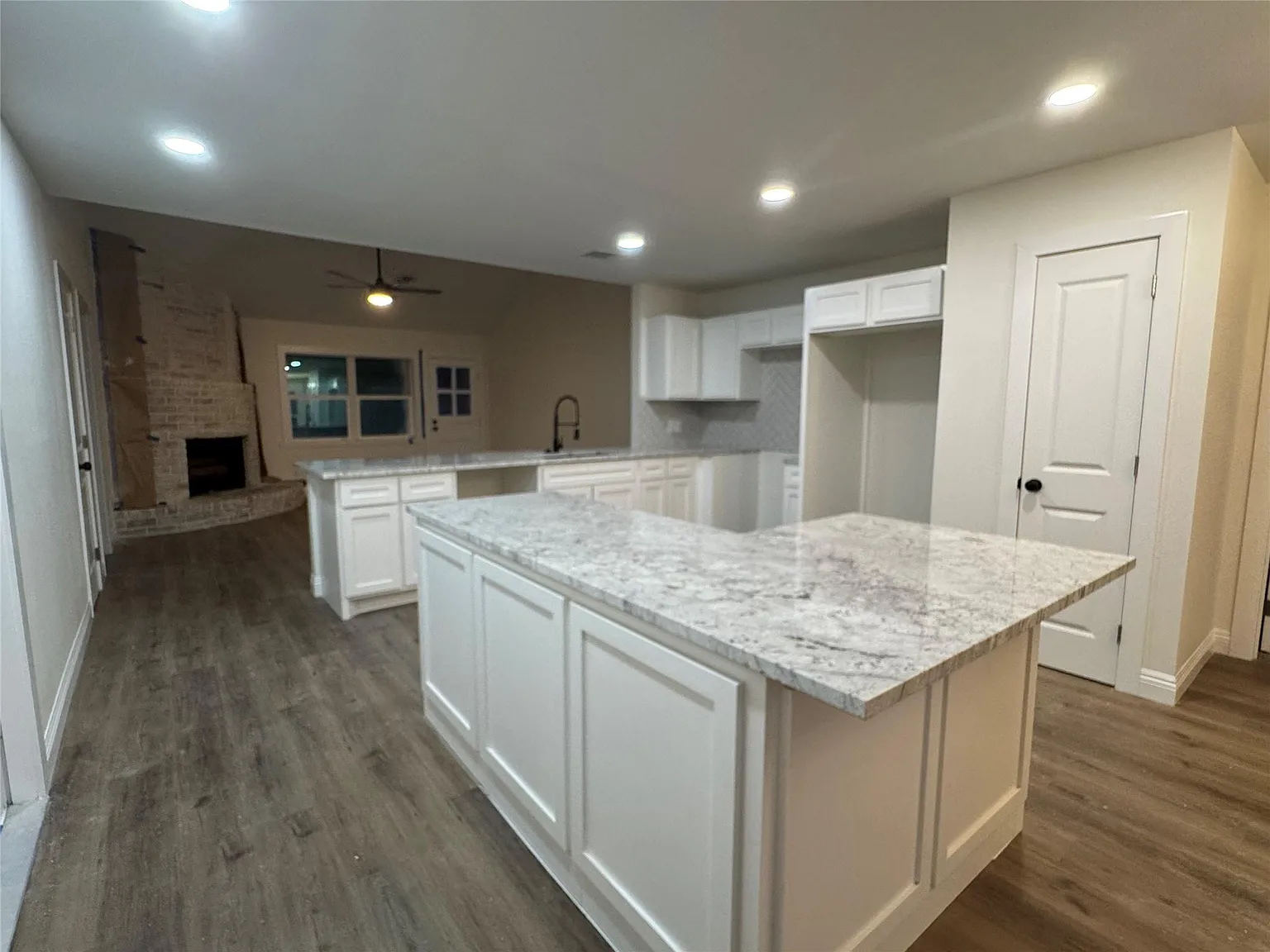 4 bed, 2.0 bath, 1650 sqft, $2,800 — Photo 3