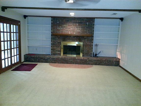 Spacious living w/fireplace