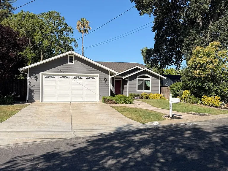 941 Faned Way — Photo 33