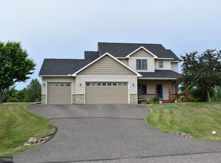 1622 Royal Ln, New Richmond, WI 54017