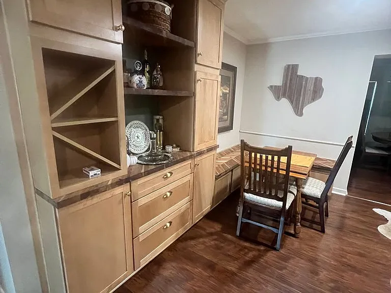 1526 Rosewood Dr — Photo 12