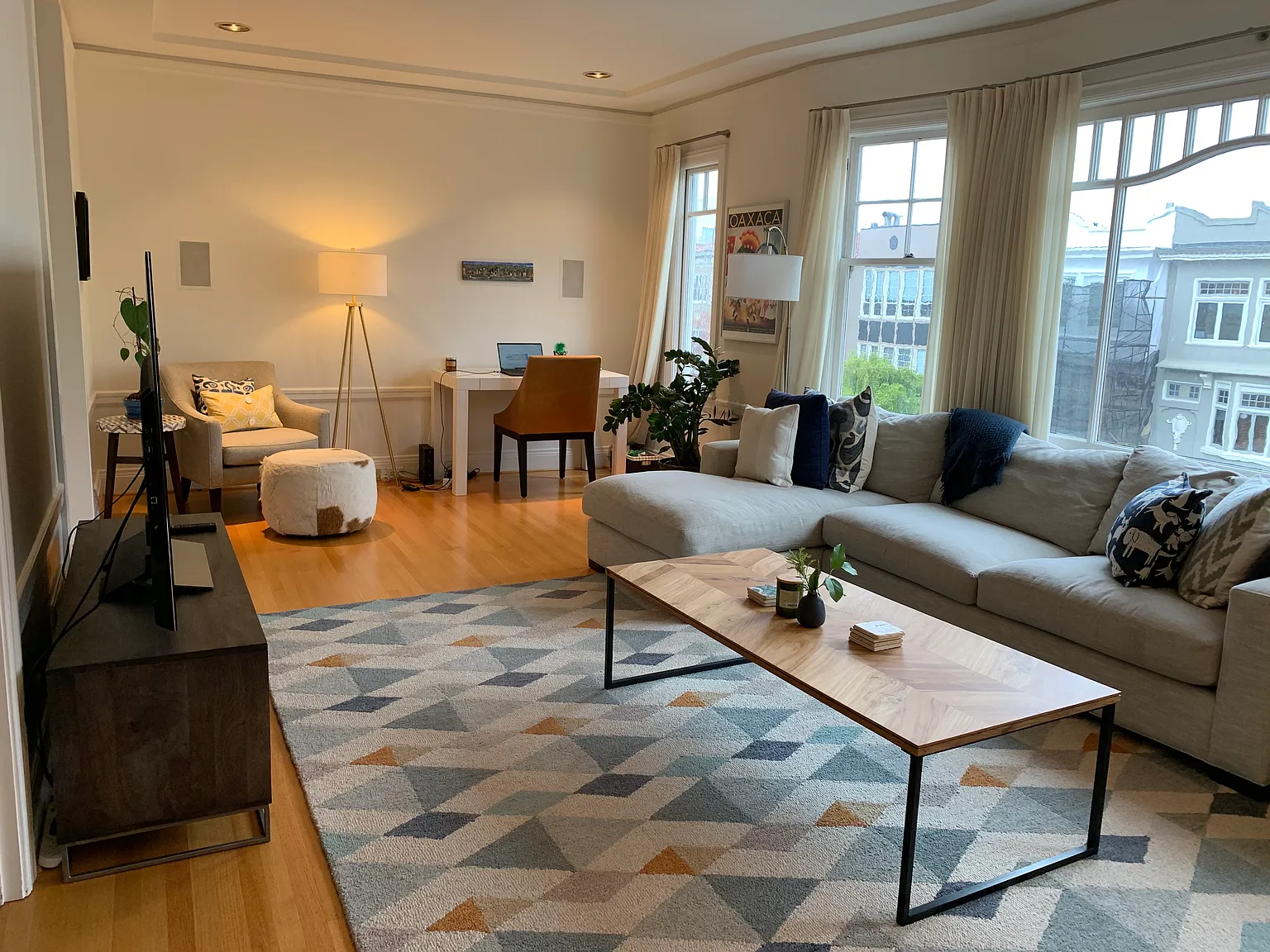 2 bed, 1.5 bath, 1408 sqft, $9,500 — Photo 3