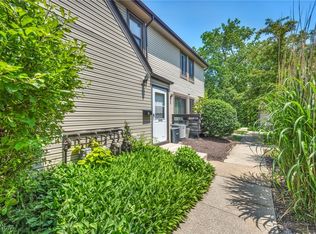 552 Turney Rd APT A, Bedford, OH 44146