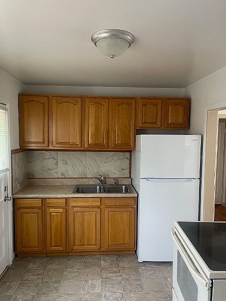 2nd image of 2951 Denver Blvd