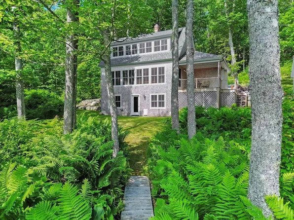 19 Upper John Orcutt Beach Road, Brooksville, ME 04616